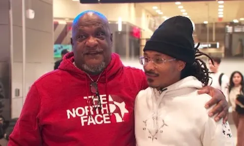 Tưởng đã mất nhau cả đời, người cha 71 tuổi bật khóc khi con trai xuất hiện sau 33 năm xa cách chỉ nhờ một lần thử ADN