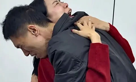 Chỉ vì một ổ bánh mì năm xưa, người chị mang nỗi day dứt suốt 33 năm và cái kết khiến ai cũng bật khóc