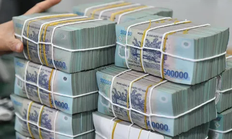 Người lao động sẽ được nhận 11.385.000 đồng tiền thưởng theo Nghị định 152, cụ thể khi mức lương cơ sở tăng (dự kiến) và đạt được danh hiệu thế nào?