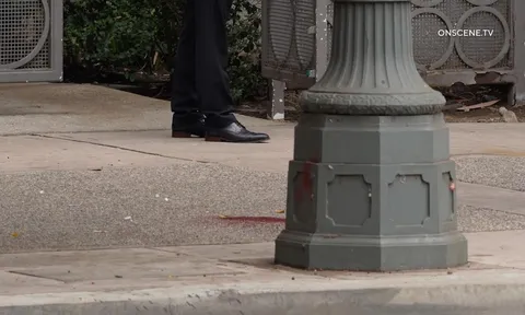 Đi bộ giữa phố, người phụ nữ bất ngờ bị tấn công nguy kịch ở Mỹ khiến ai nghe cũng rùng mình