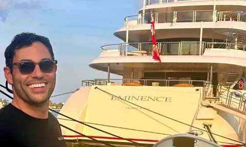 Chán cảnh công sở, trai đẹp bỏ việc kỹ sư, đi chu du bằng cách làm việc trên du thuyền và cái kết không ai ngờ