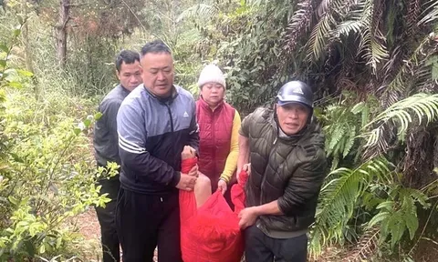 Lạng Sơn: Công an xã Mai Pha hỗ trợ tìm được công dân đi lạc mắc kẹt ở trong rừng