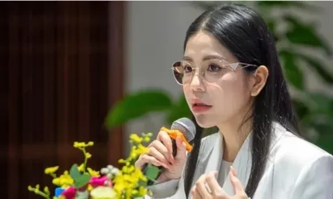 Lùm xùm kẹo rau củ Kera: Soi thu nhập 'khủng' của Hằng Du mục