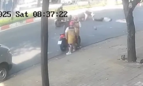 Clip: Người phụ nữ đi xe máy gặp tai nạn bất ngờ do thứ đồ chơi quen thuộc này của trẻ nhỏ