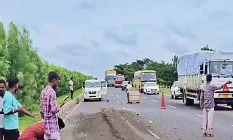 Xe tải mất lái lật trên đường, 3 công nhân tử vong thương tâm