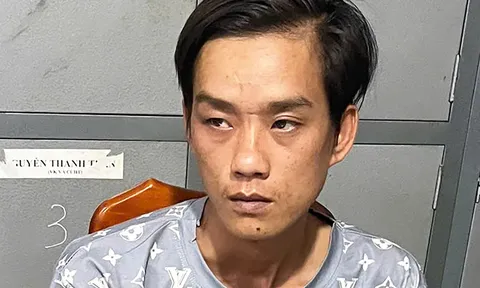 Phát hiện cháu gái 9 tuổi bị hàng xóm xâm hại, ông ngoại lập tức lên công an tố giác