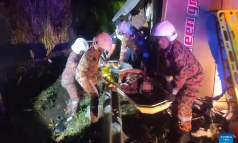 Tai nạn thảm khốc khiến 15 người tử vong, chủ yếu là sinh viên sư phạm: Hiện trường đau đớn