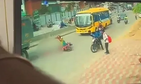 Chứng kiến con trai bị xe ben cán tử vong, người mẹ gào khóc thảm thiết giữa đường khiến ai cũng đau lòng