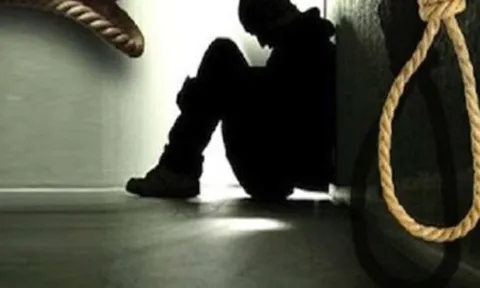 Bị bố mẹ tịch thu điện thoại vì nghiện game, nam sinh lớp 10 tự tử