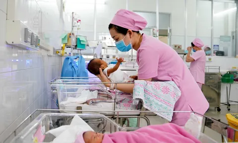 Tin cực vui: Sinh 2 con trước 35 tuổi, phụ nữ ở TP.HCM được nhận 5 triệu đồng