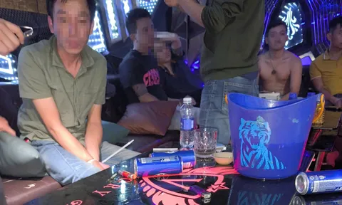 Vén màn bí mật kinh hãi trong căn phòng 302, 303 ở quán karaoke tại Đà Nẵng