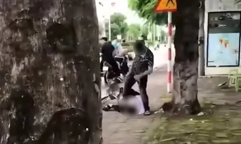 Vụ thiếu niên 16 tuổi bị đánh dã man tới co giật giữa đường: Đối tượng vừa bị khởi tố là ai?