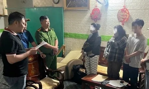 Bắt quả tang 2 đôi nam nữ mua bán dâm giá 700.000 đồng/lượt tại massage Diễm Kiều: "Bí mật động trời" bị lật tẩy ra sao?