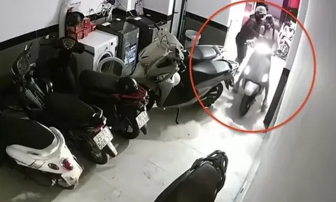 "Yêu râu xanh" sàm sỡ cô gái, giật túi xách ở chung cư mini tại Hà Nội khai gì?