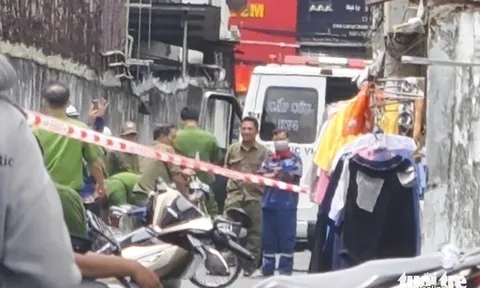 Phát hiện thi thể trẻ sơ sinh trong thùng giấy ở TP.HCM: Công an trích xuất camera, khám nghiệm hiện trường