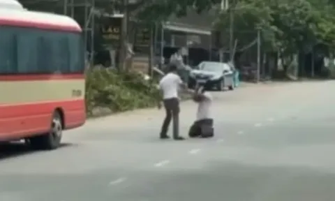 Vụ gã đàn ông dùng dây lưng đánh tài xế xe buýt, bắt quỳ giữa đường: Clip gây phẫn nộ, Nguyễn Văn Hòa bị bắt, hé lộ nguyên nhân