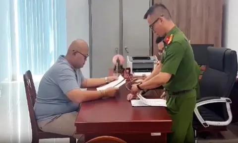 Bắt tạm giam Nguyễn Hữu Phát, Nguyễn Văn Tiến