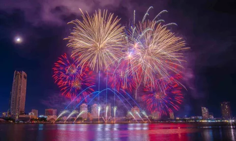 Tết Dương lịch 2026: Cán bộ, công chức được nghỉ mấy ngày, chi tiết địa điểm bắn pháo hoa tại Hà Nội, TP.HCM