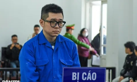 Xét xử nam thanh niên hành hung cô gái tại chung cư ở Hà Nội: Hình ảnh Đặng Chí Thành tại phiên tòa, lý do hoãn phiên tòa