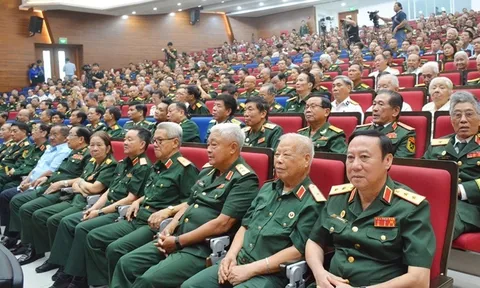 Chi tiết 14 nhóm người có công được tặng 400.000 đồng/người dịp Tết Nguyên đán