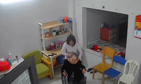 Kiểm tra camera, người đàn ông tá hỏa phát hiện mẹ 90 tuổi bị giúp việc bạo hành