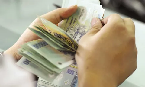 Người cao tuổi nhận tiền 2.300.000 đồng/người và 0,08 chỉ vàng 24K cộng với tiền công chế tác khánh mừng thọ tối đa bao nhiêu tiền theo Nghị quyết 57?