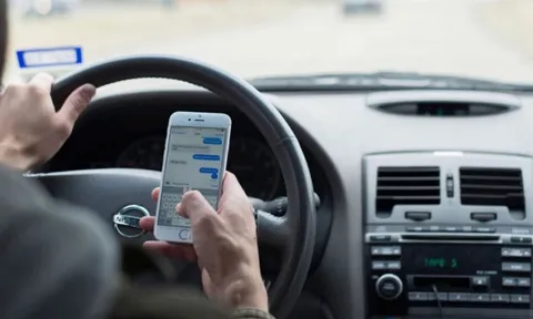 Đi xe máy mắc lỗi này, có thể bị phạt tới 14 triệu đồng