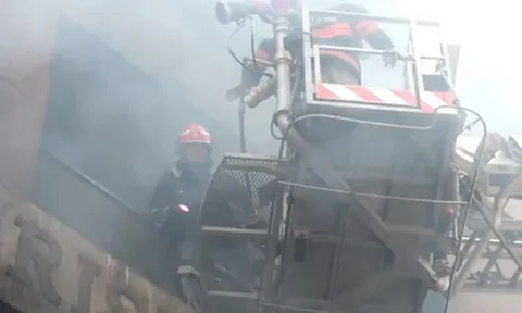 Cháy kinh hoàng tòa nhà 5 tầng: 9 người trong một gia đình tử vong, có 3 trẻ nhỏ