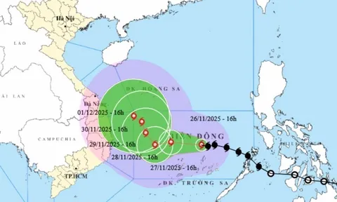 Khẩn: Bão số 15 đã mạnh lên cấp 10, chỉ cách đảo Song Tử Tây khoảng 200km
