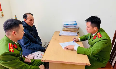 Khởi tố Nguyễn Hồng Việt