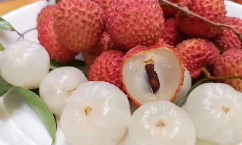 "Kẻ thù truyền kiếp" của vải thiều nguyên chất: Bác sĩ cảnh báo hai thứ tuyệt đối không ăn kèm