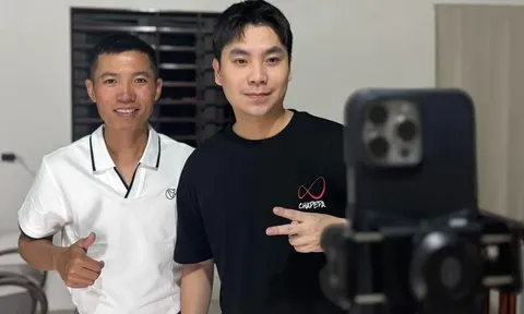Team Quang Linh Vlogs bất ngờ livestream bán hàng trở lại