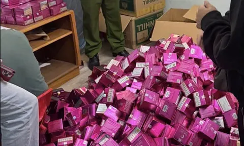 Công an triệt phá cơ sở sản xuất hàng nghìn sản phẩm dưỡng da giả, hé lộ danh tính "bà trùm" 37 tuổi