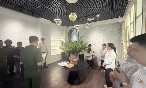 TikToker Vũ Hồng Phúc “Cún Bông" bị điều tra, cửa hàng rơi vào cảnh đìu hiu chưa từng thấy