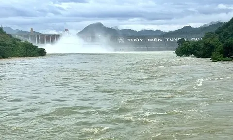 Bộ Nông nghiệp và Môi trường lệnh mở cửa xả đáy hồ thủy điện Tuyên Quang