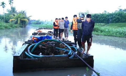 Cảnh sát triệt phá ổ “cát tặc” trên sông Đồng Nai như thế nào?