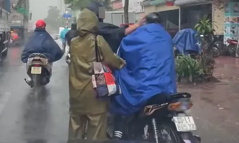 Công an vào cuộc điều tra vụ nam tài xế xe ôm bị hành hung dưới mưa