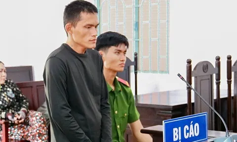 Chủ sạp rau củ bị đâm gục chỉ vì hỏi “Gì vậy bạn?"