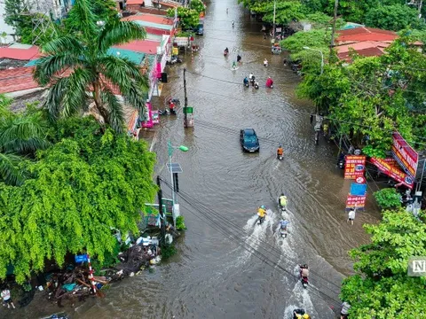 Hà Nội: Nhiều khu đô thị chìm trong biển nước