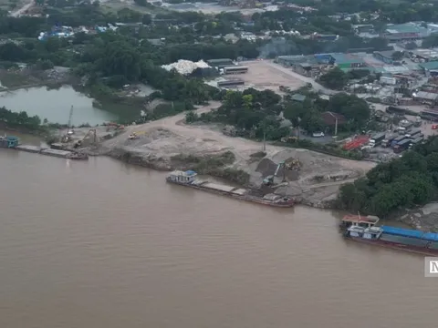 Hà Nội: Bến bãi hoạt động trong mùa mưa bão tại phường Thanh Trì