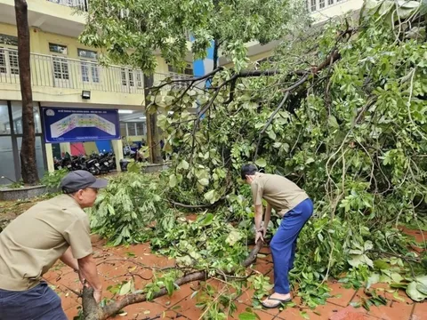Hà Nội: 30 trường chưa thể đón học sinh đi học trở lại sau bão Yagi
