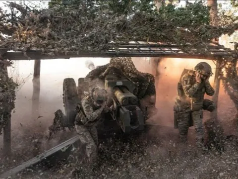 Đà tiến công mạnh mẽ của Nga khiến Ukraine lâm vào tình thế "ngàn cân treo sợi tóc"