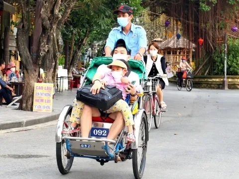 Phản ứng của Chủ tịch TP Hội An về thông tin "chung chi" tiền tỷ mỗi suất xích lô, ghe du lịch