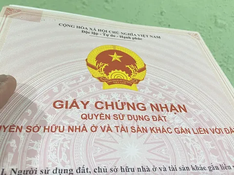 Khai trừ Đảng Phó chủ tịch xã nhận tiền làm sổ đỏ cho dân