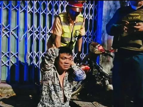 Đà Nẵng: Thanh niên phạm nồng độ cồn, cầm dao tấn công cảnh sát