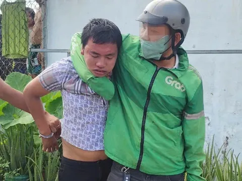 Gã thanh niên sinh năm 1999 đã dùng lời lẽ gì dụ dỗ cô bé bán vé số 14 tuổi đến khu vực vắng dở trò đồi bại rồi cướp tài sản?