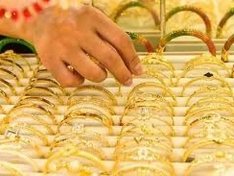 Giá vàng nhẫn quay xe, "lao dốc" ngày 3/12/2024
