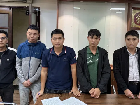 Tạm giữ người trả 30 tỷ đồng/m2 đất đấu giá tại huyện Sóc Sơn và 4 người liên quan