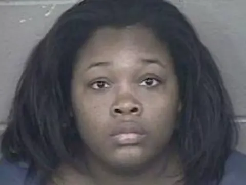 Lời khai gây sốc của người mẹ vô tình đặt con gái 1 tháng tuổi vào lò nướng