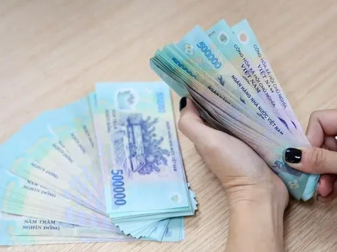 Tết Dương lịch 2025: Người lao động được thưởng khoản tiền gì?